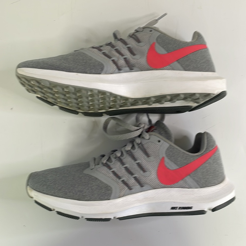 Nike Running Shoes Style Run Swift Gently Used - image 5